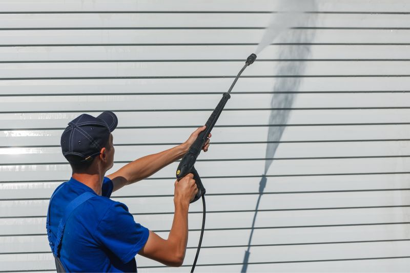 Local Siding Washing pros at work
